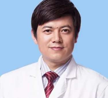 曹衛(wèi)剛吸脂豐胸怎么樣？能夠根據(jù)每位求美者的胸部狀態(tài)來提供合適的操作手法