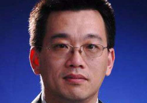 武漢吸脂醫(yī)馮幼平怎么樣？對(duì)于吸脂方面也取得了突出的成績(jī)，在整形板塊上面有著一定的造詣和知名度