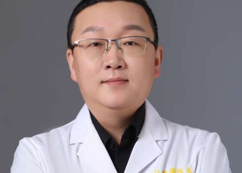 河南整形醫(yī)生楊慶賓怎么樣？在隆鼻，鼻部修復(fù)等方面也做得越來越熟練