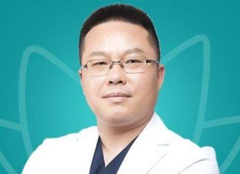 武漢雷建波整形醫(yī)生怎么樣？成為了一名副主任醫(yī)生，也作為一名醫(yī)學(xué)博士