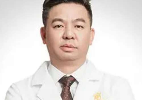 胡勁松醫(yī)生整形怎么樣？擅長牙齒種植、牙齒修復(fù)以及拔牙
