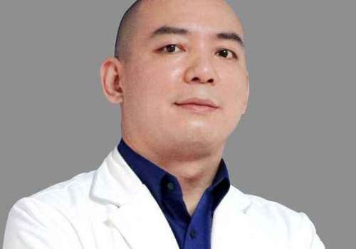 整形醫(yī)生余文林怎么樣？在面部年輕化、形體雕塑領(lǐng)域有著豐富的臨床經(jīng)驗