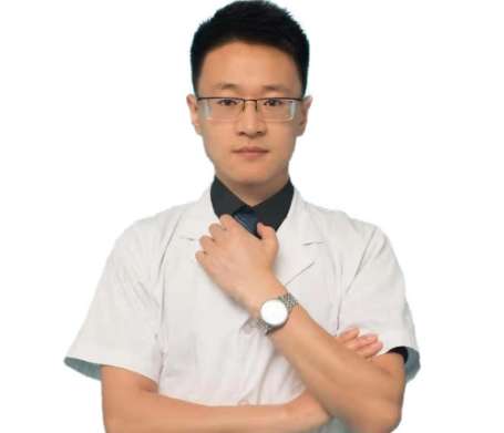 整形醫(yī)生劉琦怎么樣？在燒傷整形有豐富的臨床經(jīng)，擁有多年的微整形經(jīng)驗