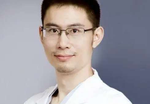 北京陳錦整形醫(yī)生怎么樣？畢業(yè)于北京吉林大學(xué)白求恩醫(yī)學(xué)部