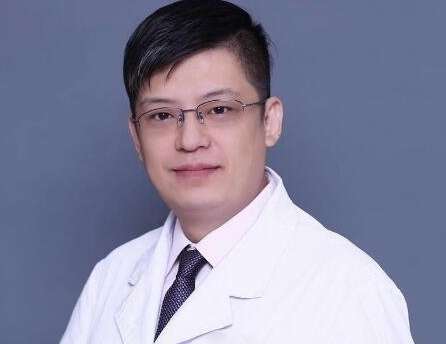 沈陽徐楠整形醫(yī)生怎么樣？是整形外科的主診醫(yī)生，也是整形外科的博士