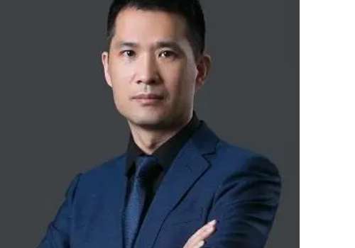 李樹平醫(yī)生做雙眼皮怎么樣？是雙眼皮整形方面的專家，完成了多例的雙眼皮整形