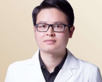 鐘穩(wěn)進吸脂做的怎么樣！鐘穩(wěn)進吸脂做的比較不錯，有獨特的操作手法