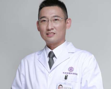 整形外科陳楊醫(yī)生簡介怎么樣？在眼部整形以及修復(fù)領(lǐng)域中有較高的造詣