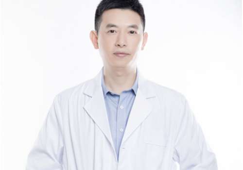 陽(yáng)光整形魏恒醫(yī)生簡(jiǎn)歷怎么樣？在鼻部整形以及注射方面受到喜愛和追捧