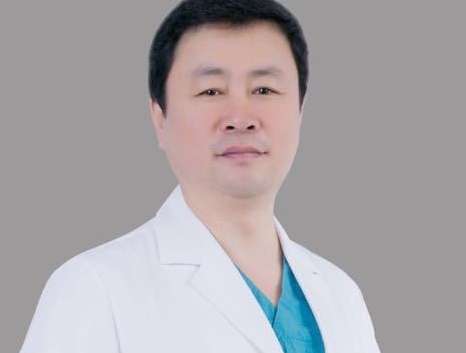 整形醫(yī)生李長(zhǎng)賦怎么樣？在鼻整形等方面有獨(dú)特的操作手法以及從事臨床工作有了10多年的時(shí)間